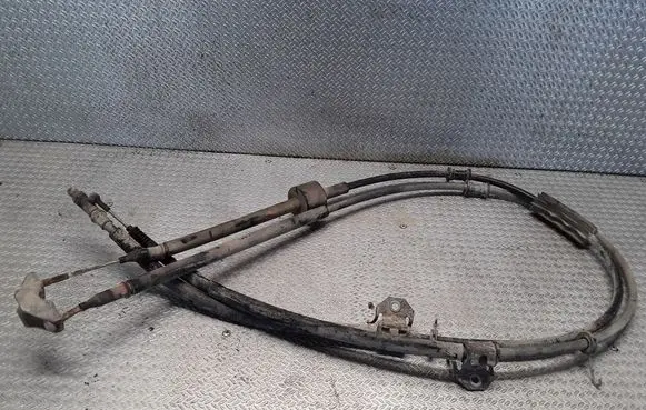 Handbrake/parking brake wiring cable