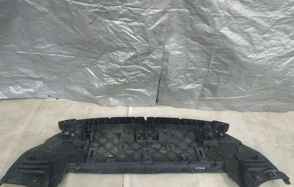 Peugeot 3008 I Front bumper skid plate/under tray 9682864880