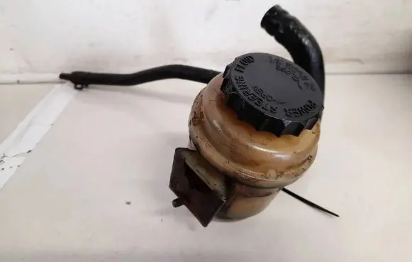 KIA Sorento Power steering fluid tank/reservoir