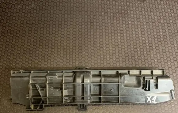 BMW X1 E84 Radiator mount bracket 17107524912 11074810 A6GF3