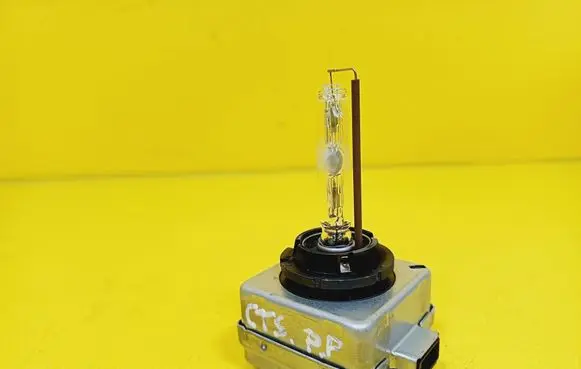 Cadillac CTS Xenon bulb 66043