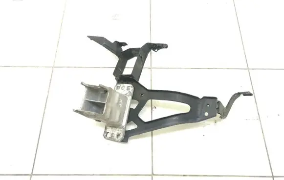 BMW 5 E60 E61 Headlight/headlamp mounting bracket 7033731 5174703373112