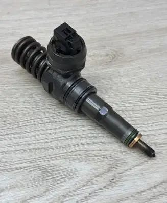 Volkswagen Caddy Fuel injector 038130073BQ RB341530 41530FR