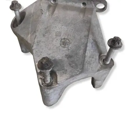 Opel Astra G Engine mounting bracket 90539247 2581 90599247
