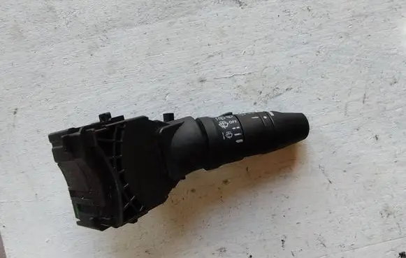 Nissan Almera N16 Other switches/knobs/shifts AV615 25260 2409