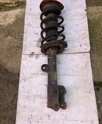 KIA Sorento Front shock absorber/damper