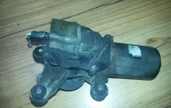 Nissan Almera Wiper motor