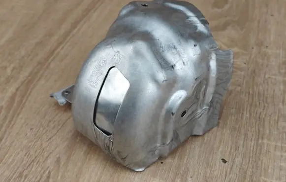 BMW X6 G06 Heat shield in engine bay 8598173