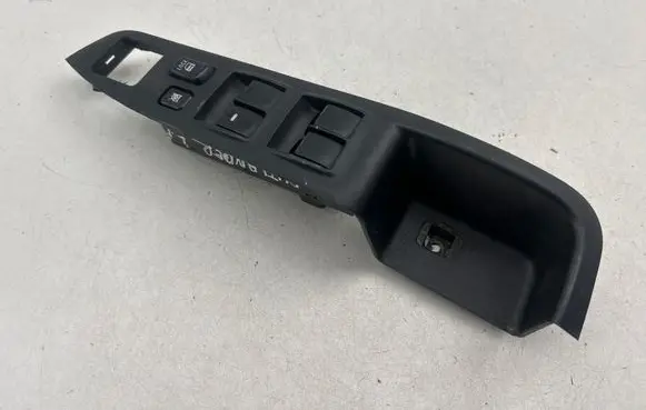 Mitsubishi Outlander Electric window control switch 8608A187 0671D6 C8DD652M