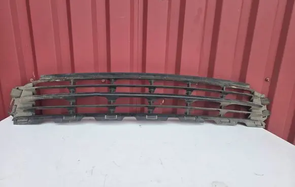Ford Mondeo Mk III Front bumper lower grill 3S7117B968
