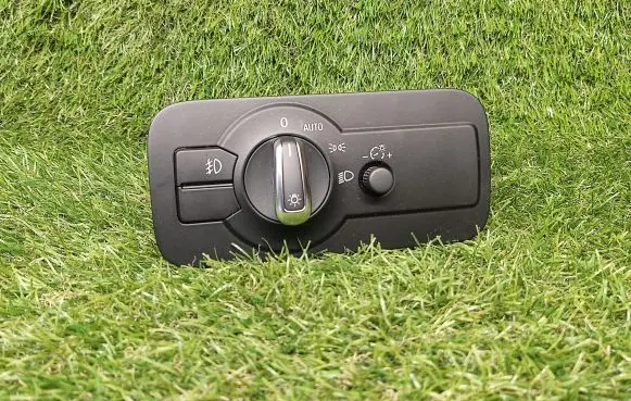 Volkswagen Touareg II Light switch 7P6941431E 748501240001