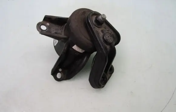 KIA Rio Engine mounting bracket