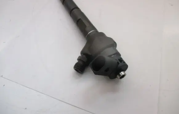 Volkswagen Golf VII Fuel injector 04L130277G 0445110477 CLH