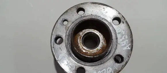 Volvo XC70 Rear wheel hub