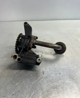 Volkswagen Golf IV Oil pump 06A115105