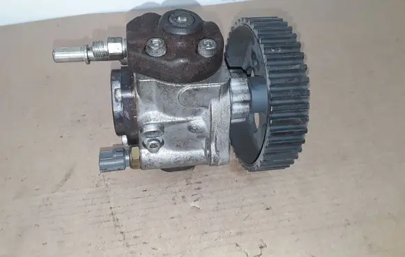 Opel Meriva B Fuel injection high pressure pump 898024670 HU294001010