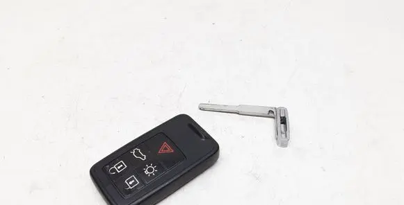 Volvo V70 Ignition key/card 30710778