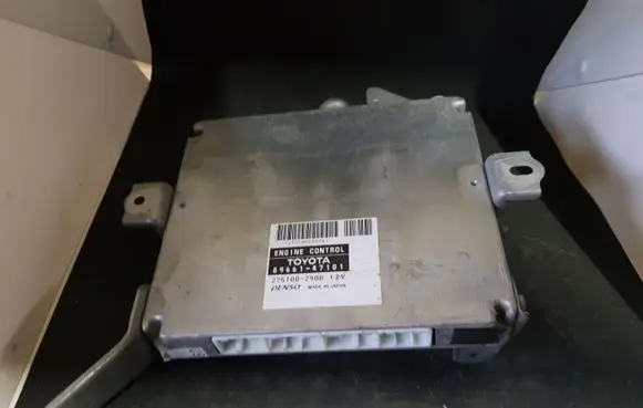 Toyota Prius (XW30) Engine control unit/module 8966147101
