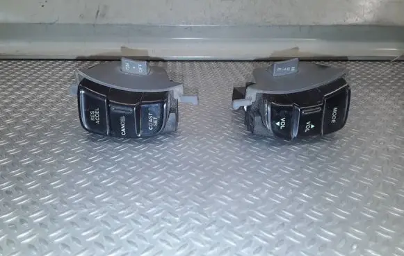 Hyundai Sonata Steering wheel buttons/switches 569943K000 967003K000
