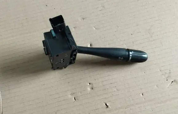 Chrysler Voyager Indicator stalk 04685711AA