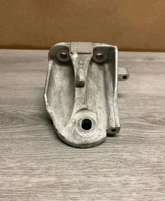 Nissan Murano Z52 Engine mounting bracket 9929