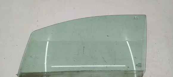 Toyota Yaris Front door window glass four-door