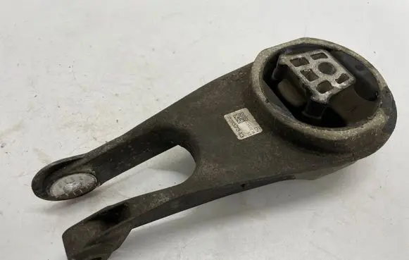 Opel Insignia B Engine mount bracket 22937343