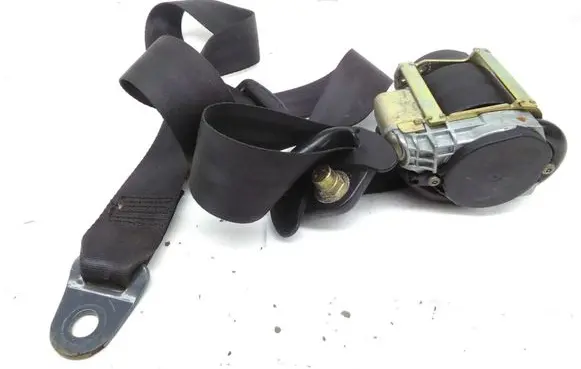 Rear seatbelt