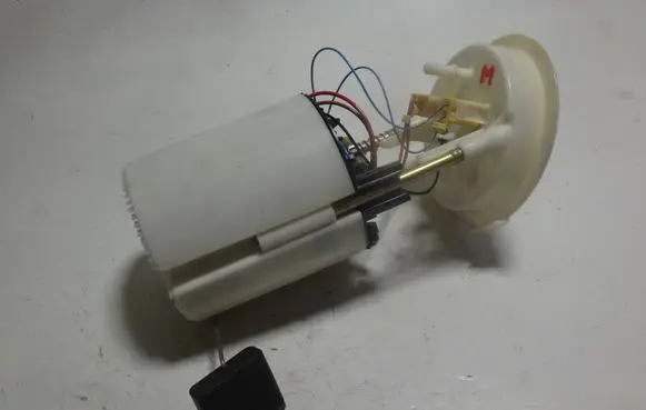 BMW 3 E90 E91 In-tank fuel pump 6765715