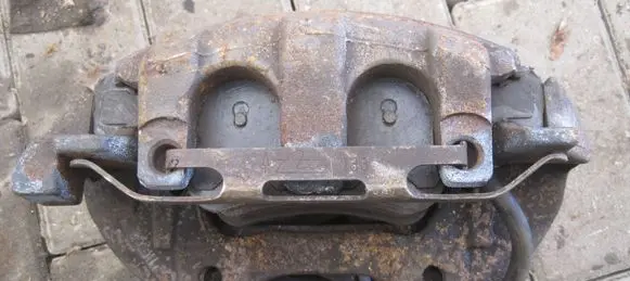 Mercedes-Benz GL X164 Front brake caliper