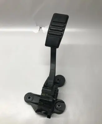 Ford Mustang VI Accelerator throttle pedal CR339F836BB