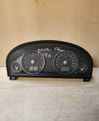 Ford Mondeo Mk III Speedometer (instrument cluster) 3S7F10841 6620 44ZU187
