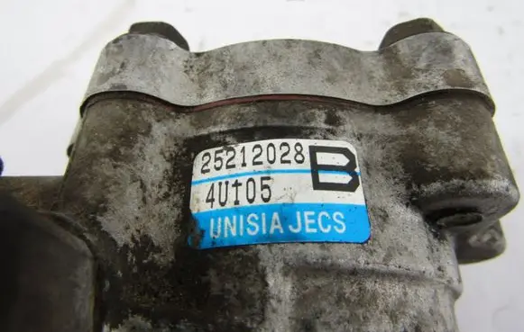 Nissan Almera Tino Power steering pump