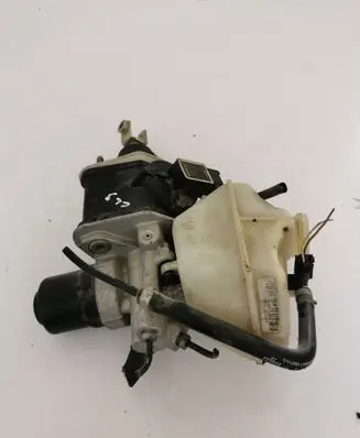 Mercedes-Benz CLS C219 Master brake cylinder A2114300302