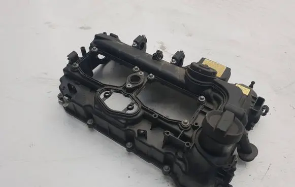 BMW 2 F22 F23 Rocker cam cover 7588412 15265812 7633638