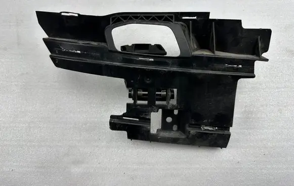 Audi A8 S8 D4 4H Front bumper mounting bracket 4H0807130