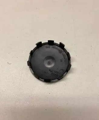 BMW 5 F10 F11 R20 wheel hub/cap/trim 6850834