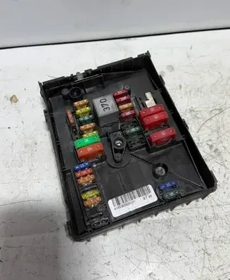 Volkswagen Golf VI Fuse box set 1K0937125D