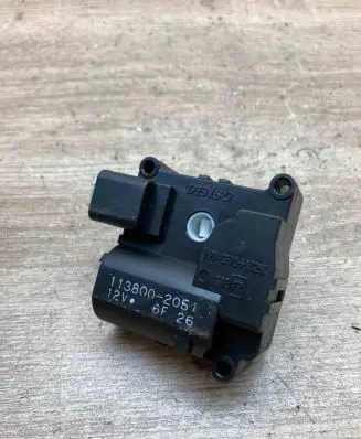 Toyota Corolla Verso AR10 Air flap motor/actuator 1138002051 6F26