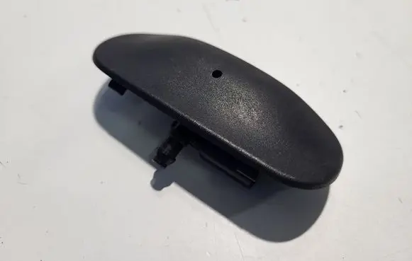 Audi A5 Windshield washer spray nozzle 