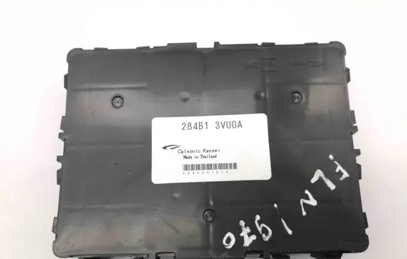 Nissan Note (E11) Central body control module 284B13VU0A