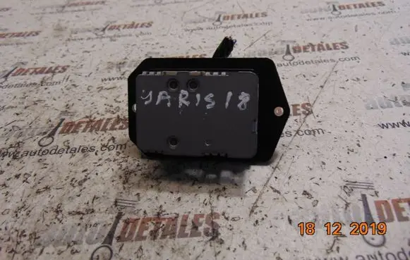 Toyota Yaris Heater blower motor/fan resistor PFZ10