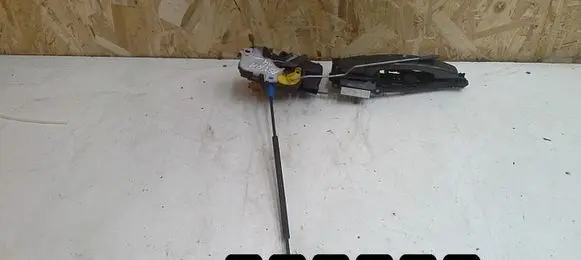 Opel Astra J Front door lock 