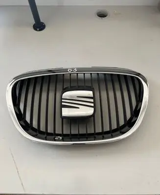 Seat Altea XL Front bumper upper radiator grill 5P0853654