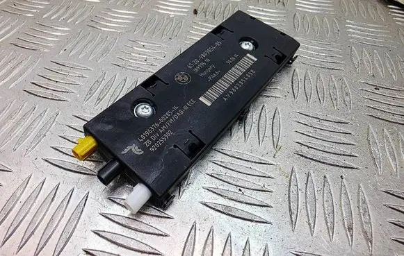 Mini Cooper Countryman R60 Aerial antenna amplifier 9803854 65209803854