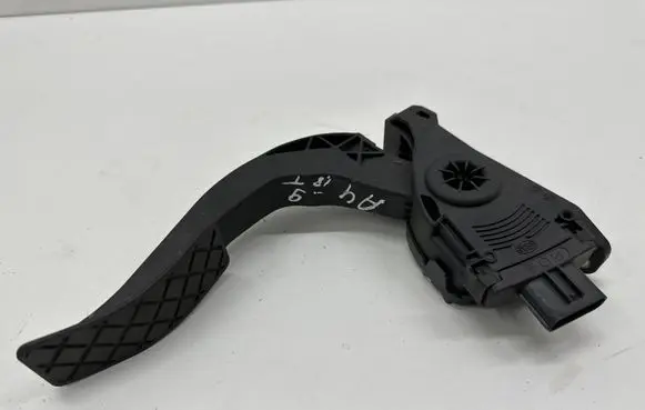 Audi A4 S4 B8 8K Accelerator throttle pedal 8K1723523