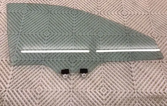 Mazda CX-9 Front door window glass four-door 