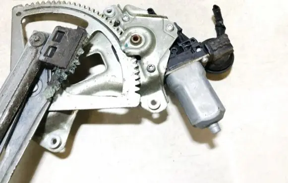 Lexus IS 220D-250-350 Front door window regulator motor