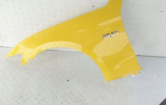 Ford Mustang VI Fender 229BAC