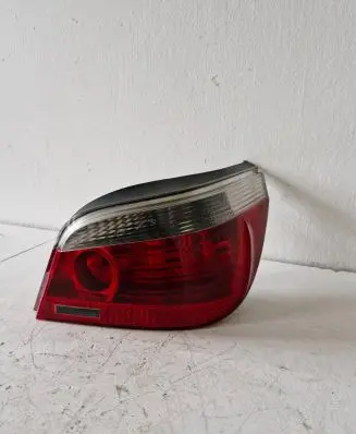 BMW 5 E60 E61 Rear/tail lights 7165738 F4342U 2VP008679068